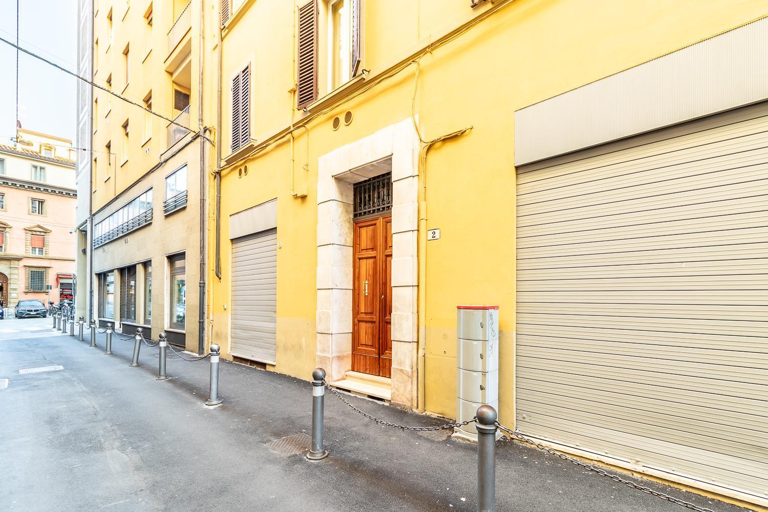 Spacious Apt With Kitchenette, Near Piazza Maggiore Болонья Экстерьер фото